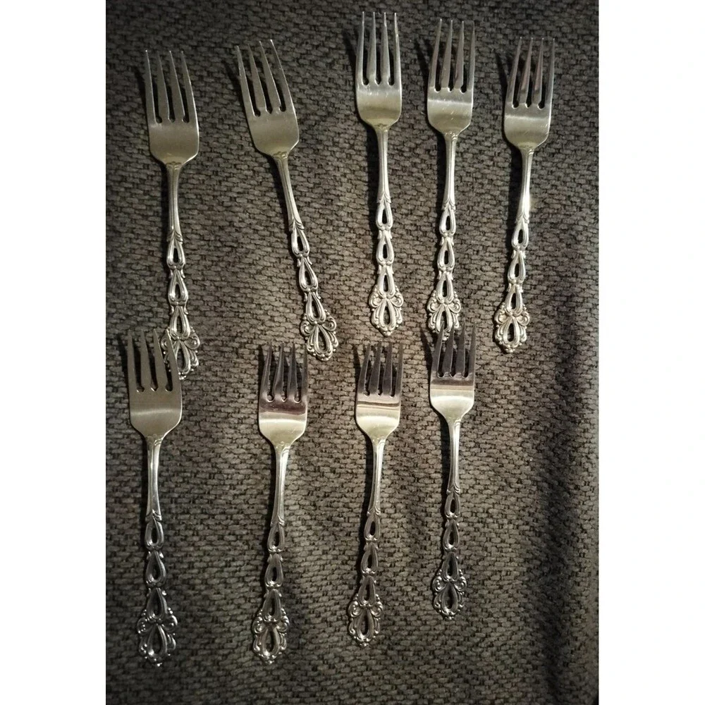 9 Oneida Community Stainless CHANDELIER Salad Forks Silverware Fork Flatware